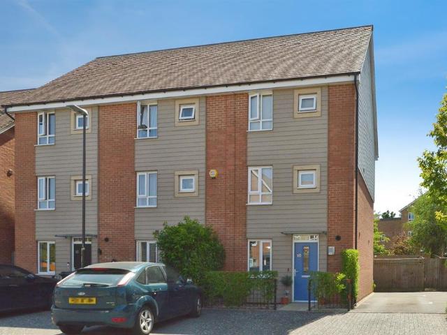 3 bedroom end of terrace house for sale