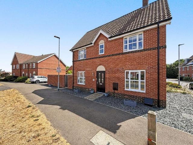 3 bedroom end of terrace house for sale