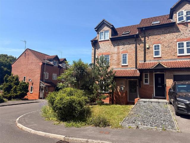 3 bedroom end of terrace house for sale