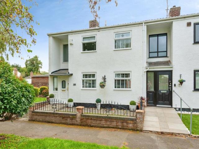 3 bedroom end of terrace house for sale