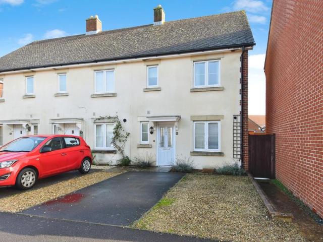 3 bedroom end of terrace house for sale