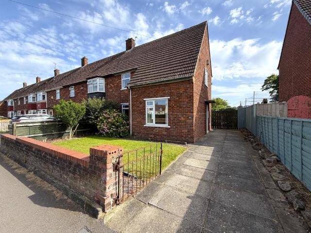 3 bedroom end of terrace house for sale