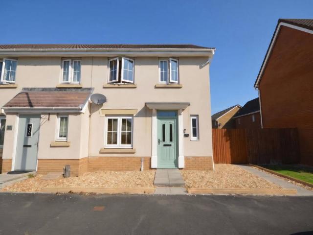 3 bedroom end of terrace house for sale