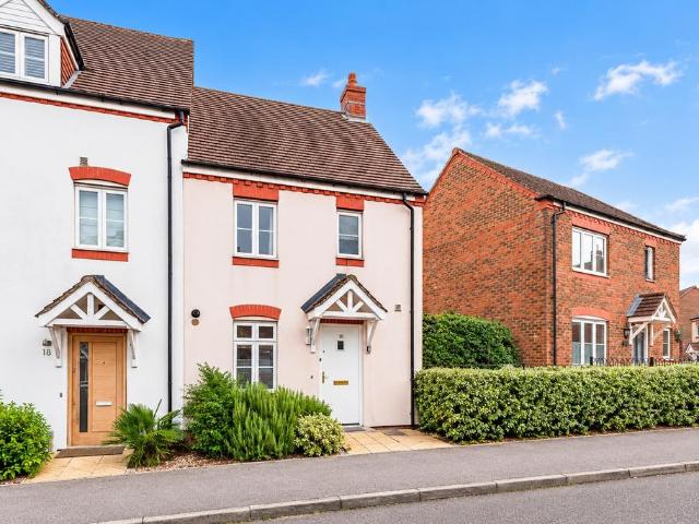 3 bedroom end of terrace house for sale