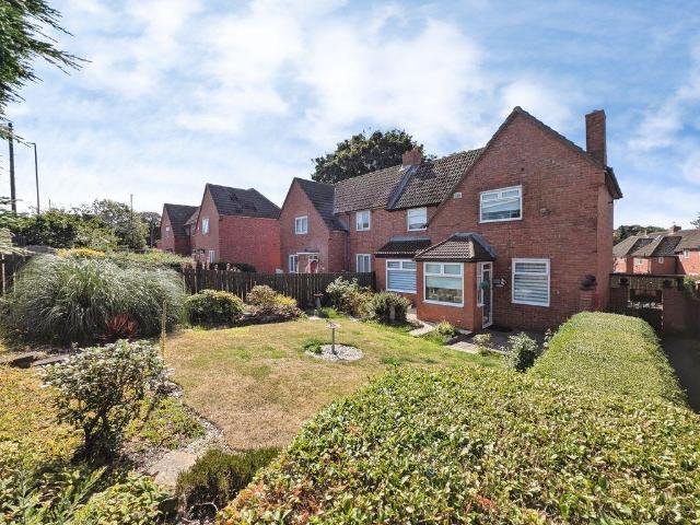 3 bedroom end of terrace house for sale