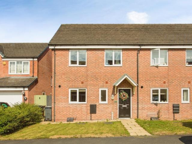 3 bedroom end of terrace house for sale