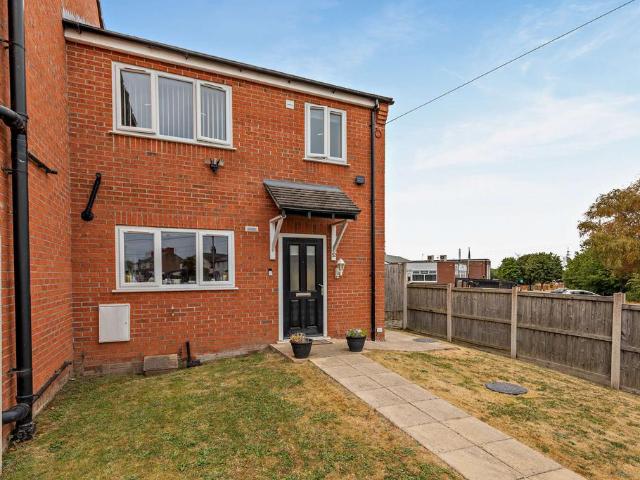 3 bedroom end of terrace house for sale