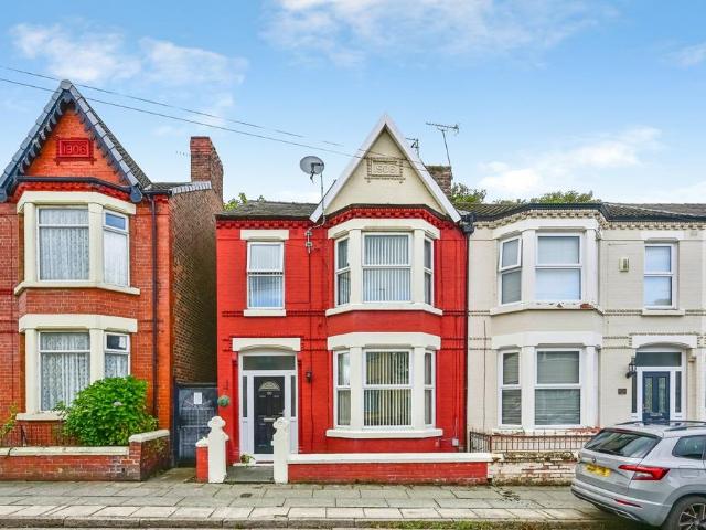3 bedroom end of terrace house for sale