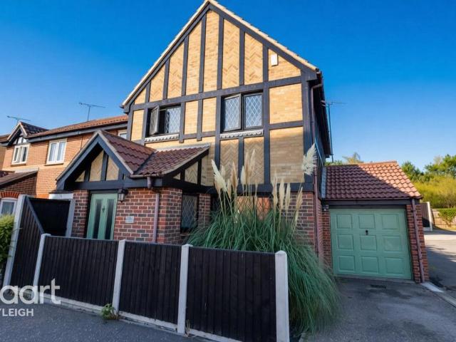 3 bedroom end of terrace house for sale