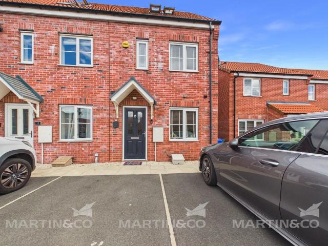 3 bedroom end of terrace house for sale