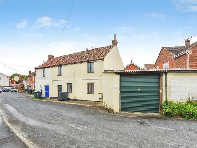 3 bedroom end of terrace house for sale