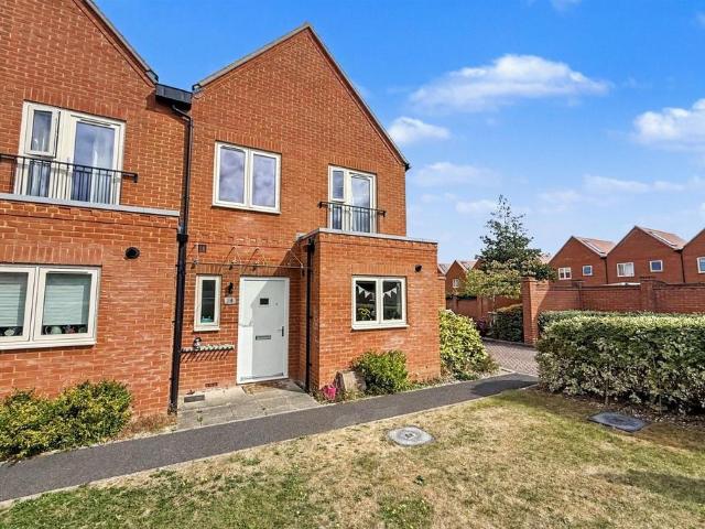 3 bedroom end of terrace house for sale