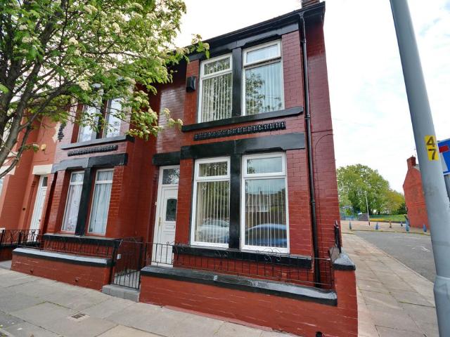 3 bedroom end of terrace house for sale
