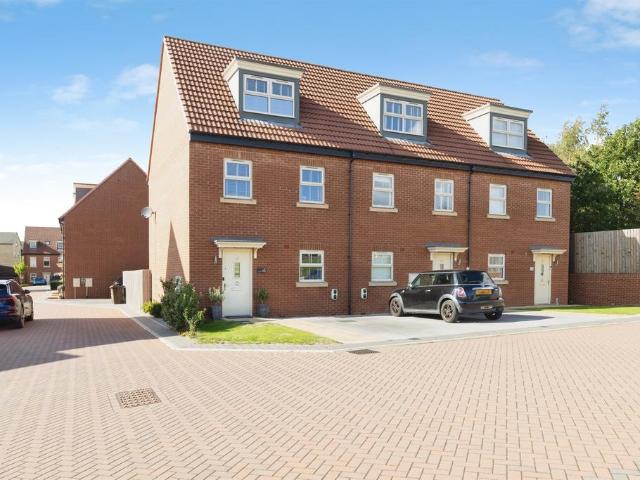 3 bedroom end of terrace house for sale