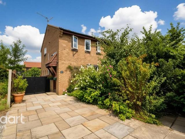 3 bedroom end of terrace house for sale