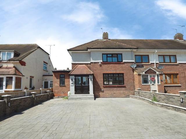 3 bedroom end of terrace house for sale