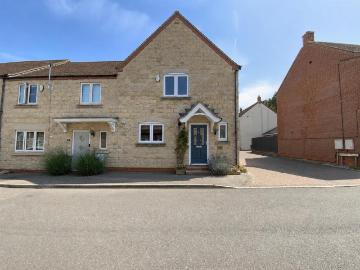3 bedroom end of terrace house for sale