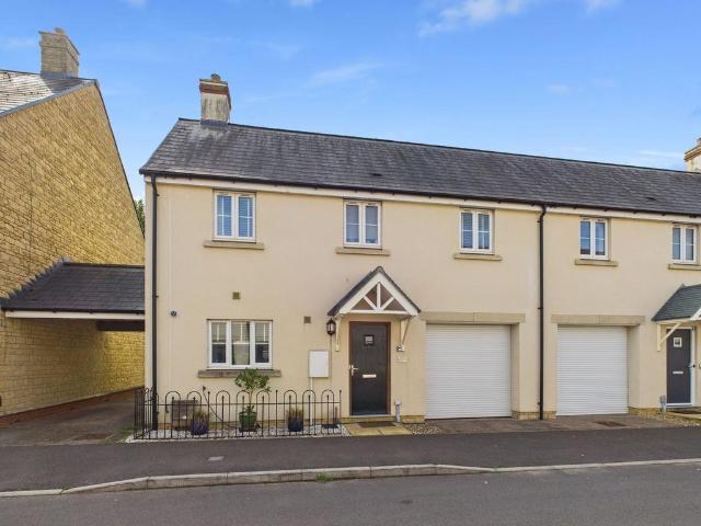 3 bedroom end of terrace house for sale