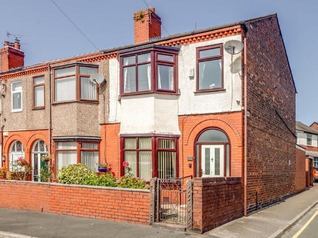 3 bedroom end of terrace house for sale