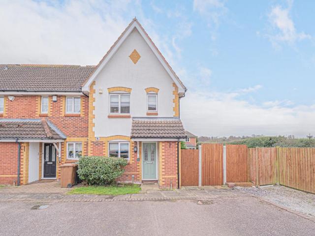 3 bedroom end of terrace house for sale