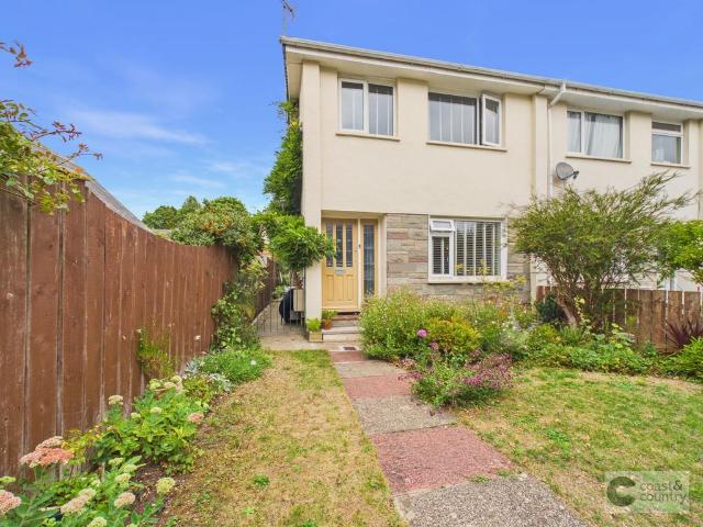 3 bedroom end of terrace house for sale