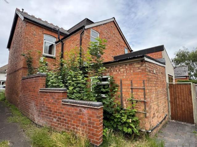 3 bedroom end of terrace house for sale