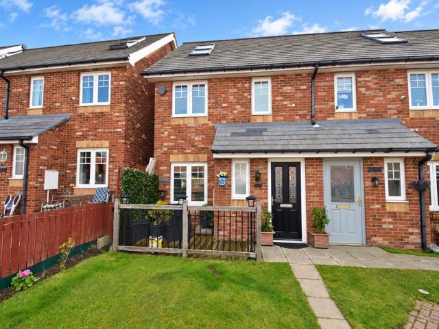 3 bedroom end of terrace house for sale