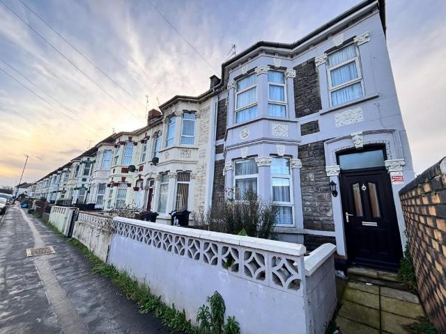 3 bedroom end of terrace house for sale