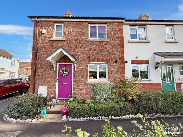 3 bedroom end of terrace house for sale