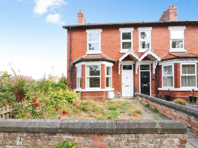 3 bedroom end of terrace house for sale