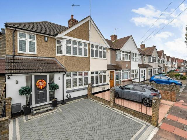 3 bedroom end of terrace house for sale