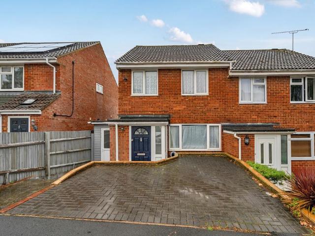 3 bedroom end of terrace house for sale