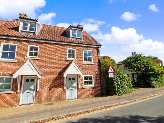 3 bedroom end of terrace house for sale