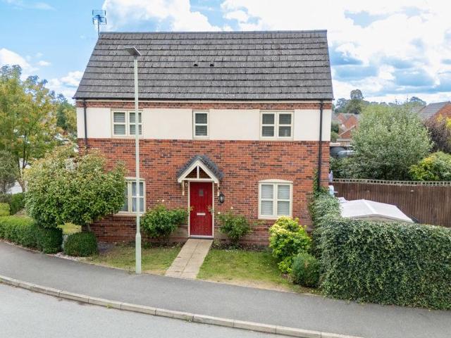 3 bedroom end of terrace house for sale