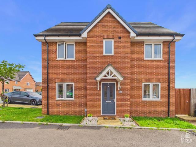 3 bedroom end of terrace house for sale