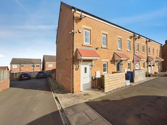 3 bedroom end of terrace house for sale