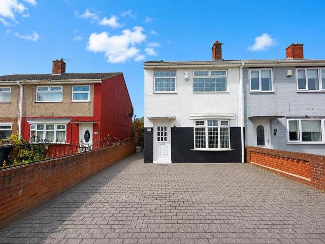 3 bedroom end of terrace house for sale