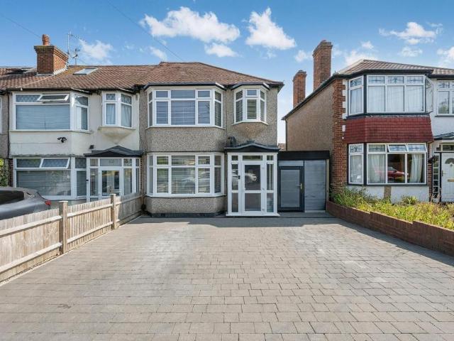 3 bedroom end of terrace house for sale