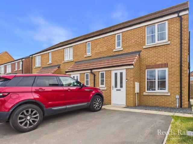 3 bedroom end of terrace house for sale