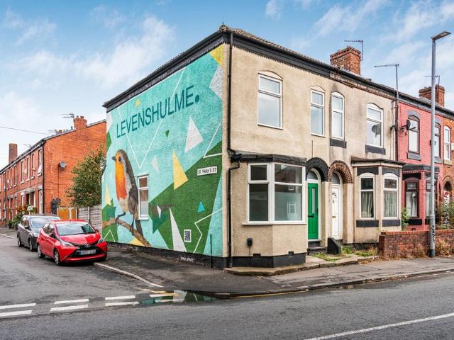 3 bedroom end of terrace house for sale