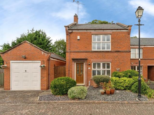3 bedroom end of terrace house for sale