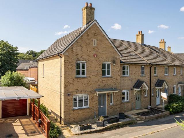 3 bedroom end of terrace house for sale
