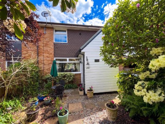 3 bedroom end of terrace house for sale
