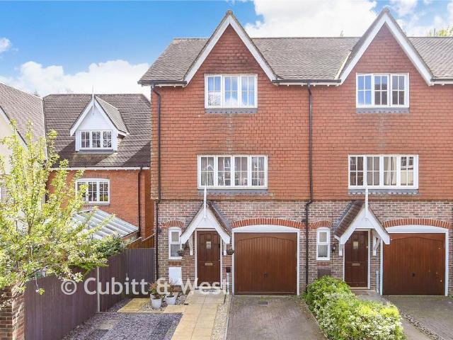 3 bedroom end of terrace house for sale