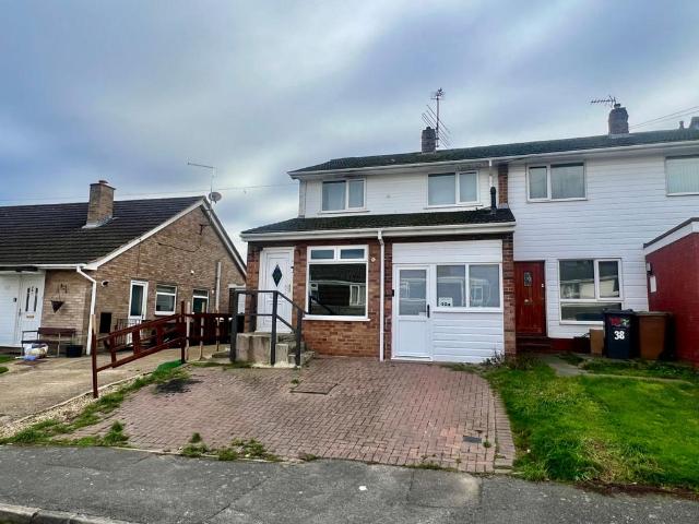 3 bedroom end of terrace house for sale