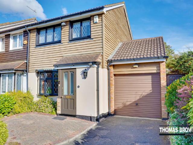 3 bedroom end of terrace house for sale