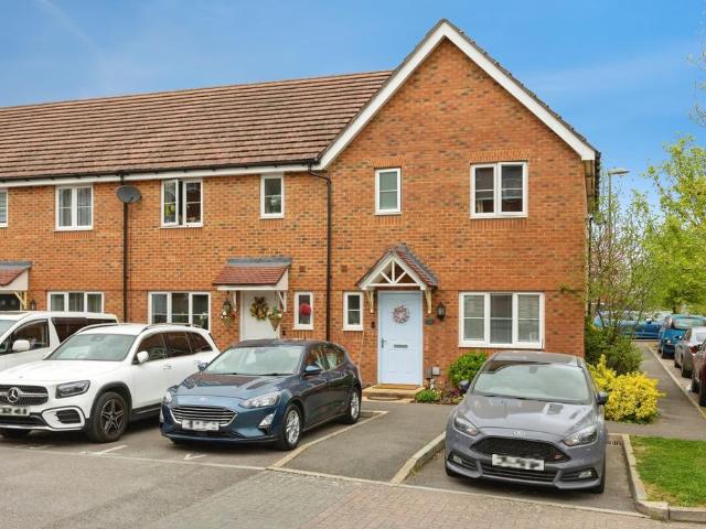3 bedroom end of terrace house for sale
