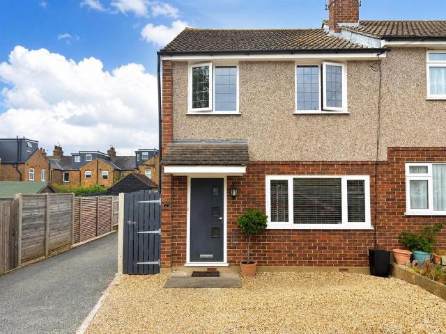 3 bedroom end of terrace house for sale