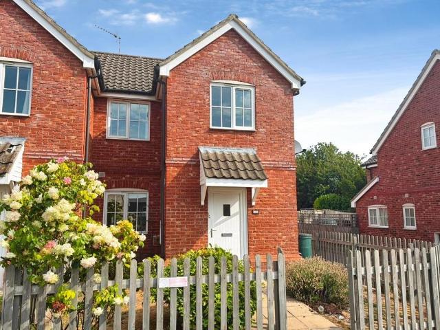3 bedroom end of terrace house for sale