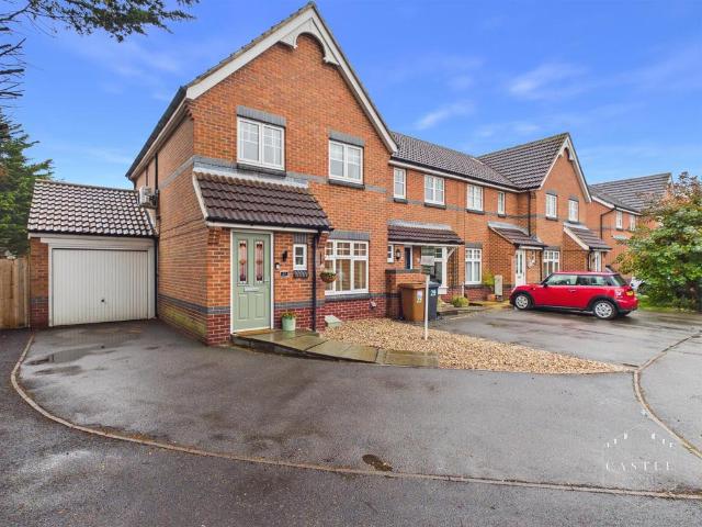 3 bedroom end of terrace house for sale
